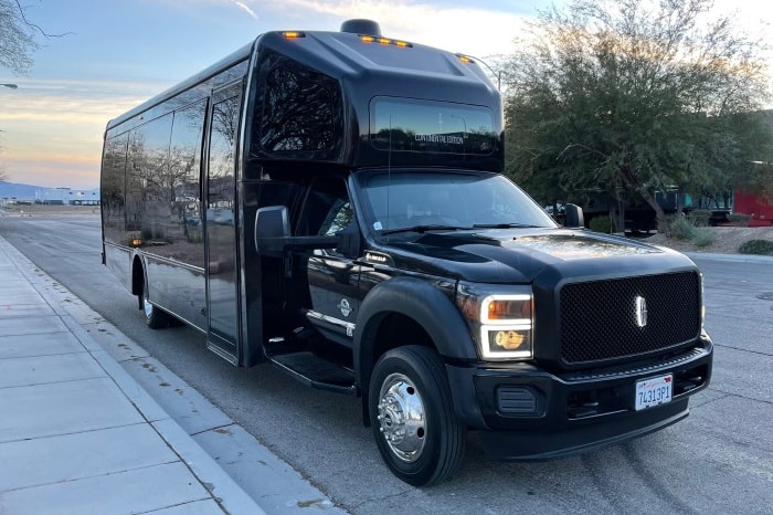 25 passenger party bus 01