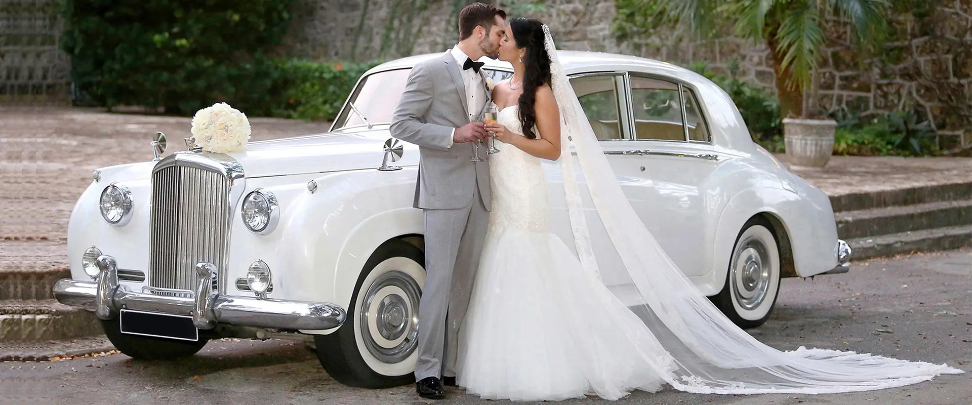 Rent A Vintage Car for Wedding